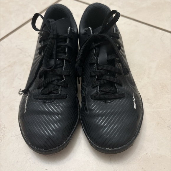 Nike Mercurial Vapor 15 Club Black Lace Up Soccer Shoes size 1.5Y - Picture 2 of 6